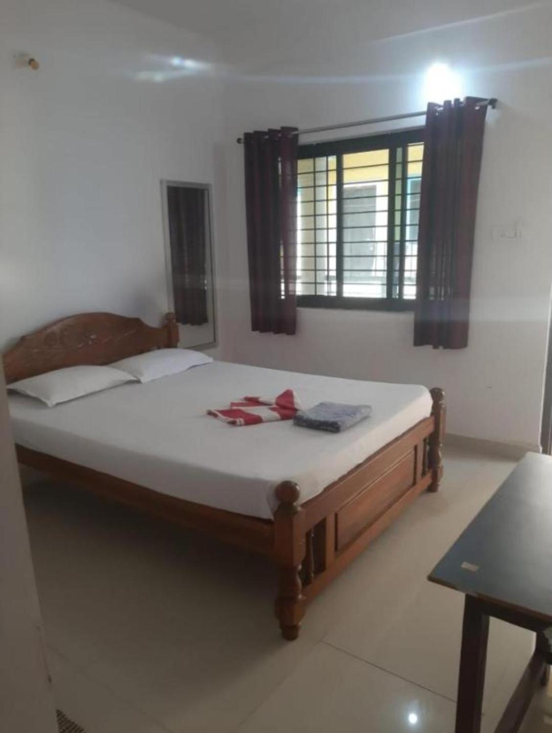 Ivon Guest House Arambol Bagian luar foto